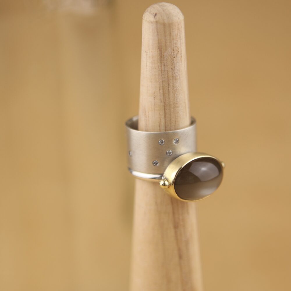 East-West Brown Moonstone Ring - Image 2