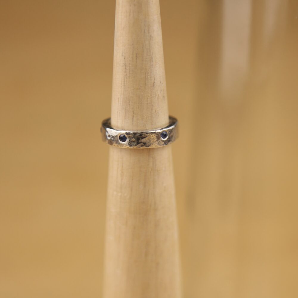 5-Sapphire Hammered Band